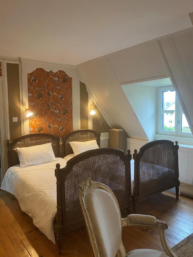 La Demeure Du Collectionneur Hotel Quintin Room photo